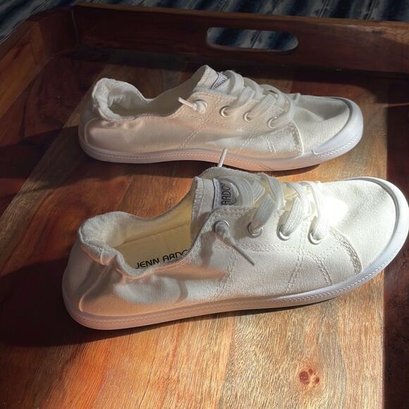 Jenn Ardor white, comfortable Slip on sneakers size 5. - Picture 2 of 7